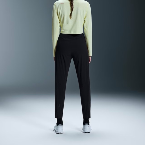 On Running - Black Lightweight Pants - Picture 3 of 7